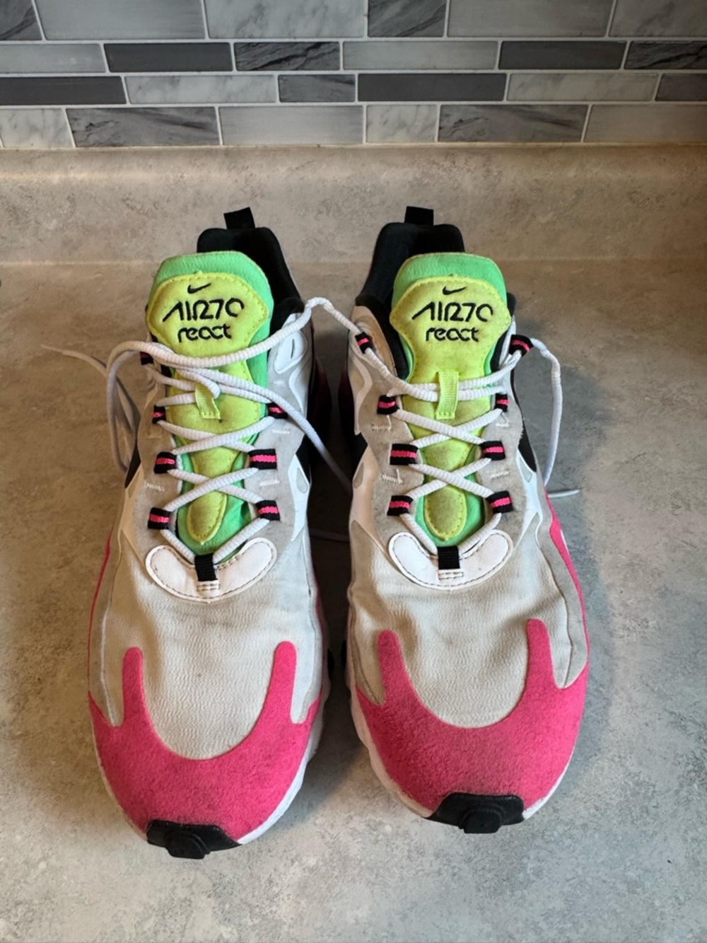 Nike Air Max 270 React Womens 9.5 White Black Hyper Pink CJ0619-101 Sneakers